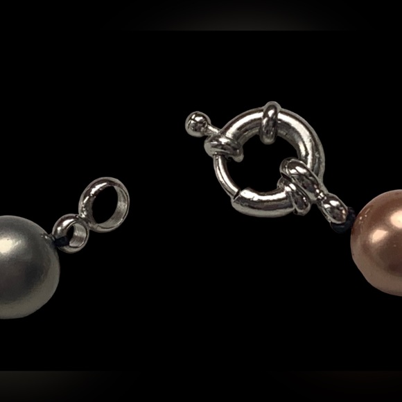 Faux Tahitian Pearl Necklace Gorgeous Colors Woman’s Jewelry - Picture 8 of 10